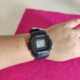 Reloj deportivo negro