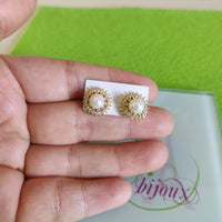 Arete dorado flor perla rio-48