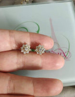 Arete dorado flor